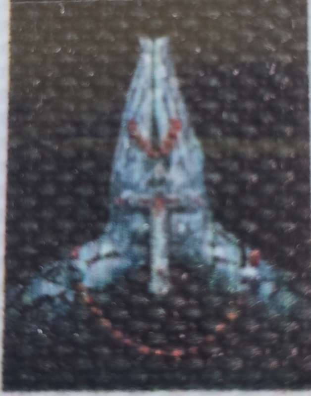 Daimand painting hendur með kross