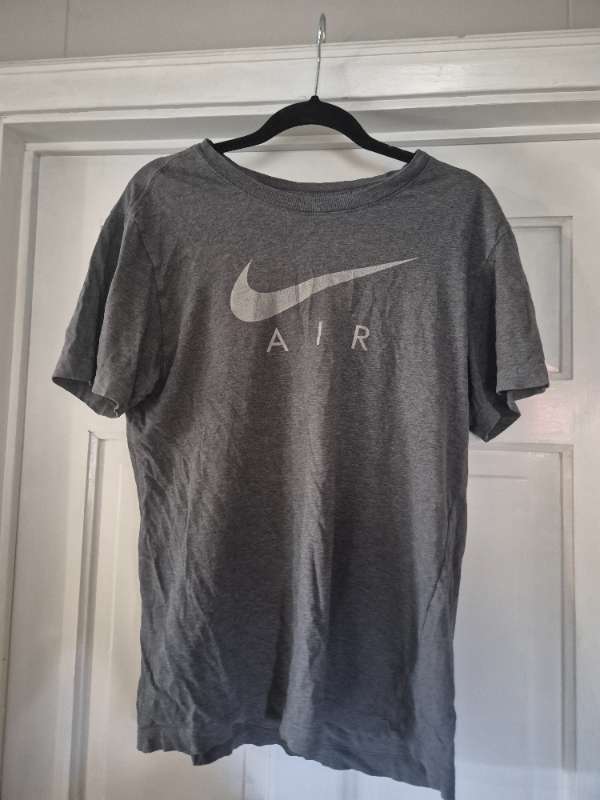 Nike stuttermabolur