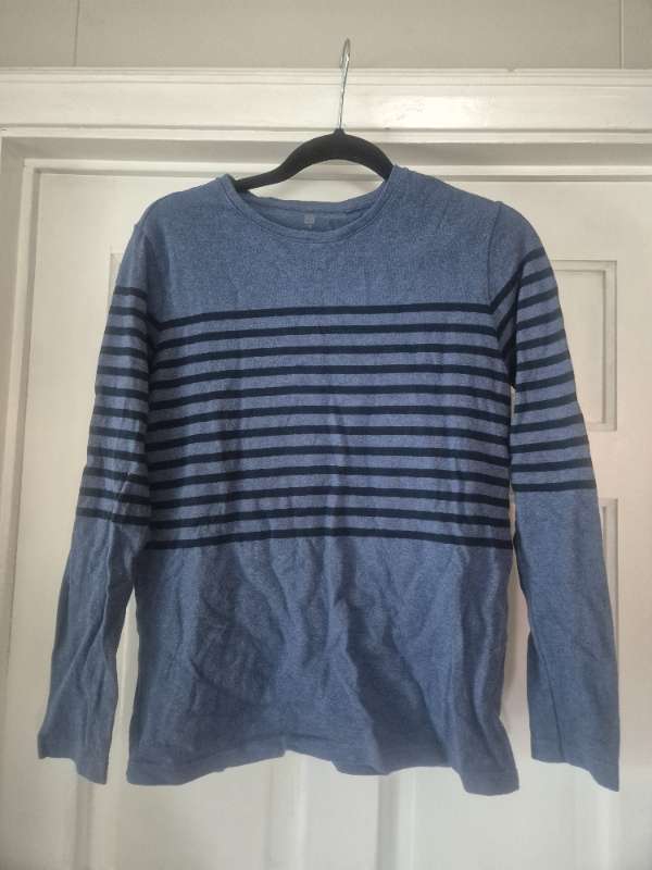 Uniqlo peysa f. 13 ára