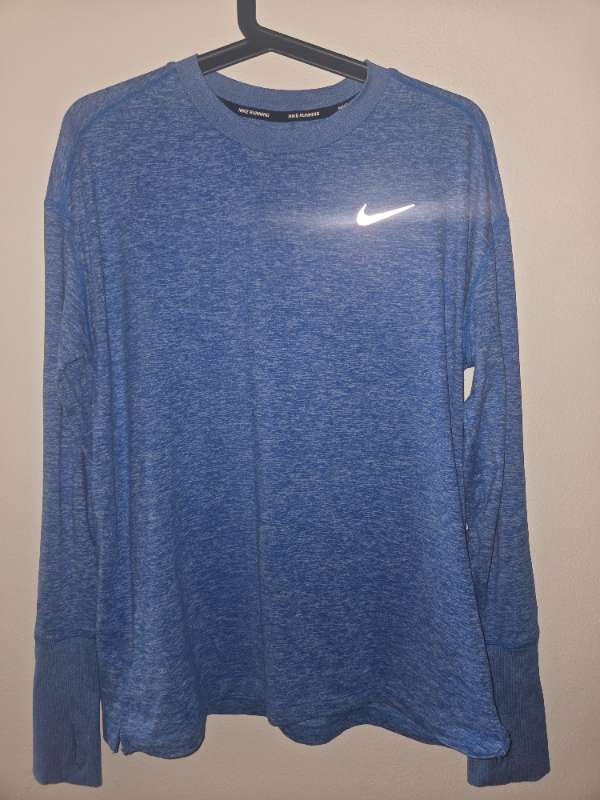 Nike peysa blá