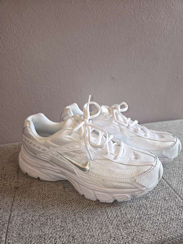 Nike hvítir