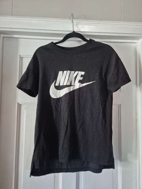 Nike stuttermabolur svartur