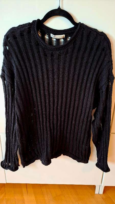 Peysa (PULL&BEAR), svört