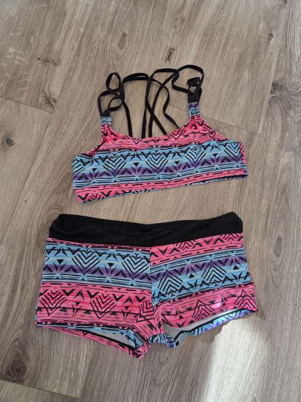 Mynstrað bikini