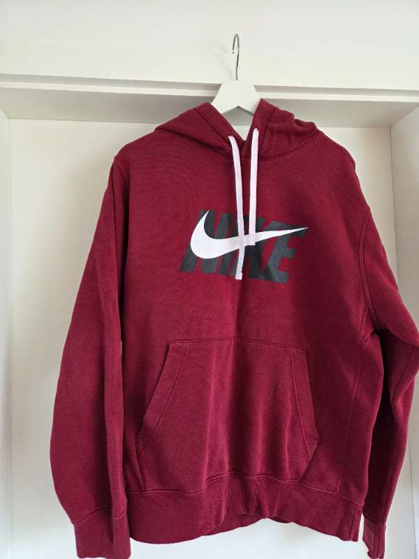 Nike hettupeysa vínrauð