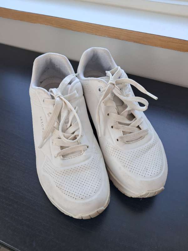 E Skechers skór hvítir