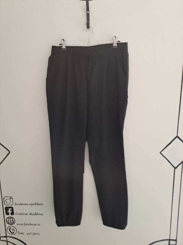 Svartar buxur með stroffi