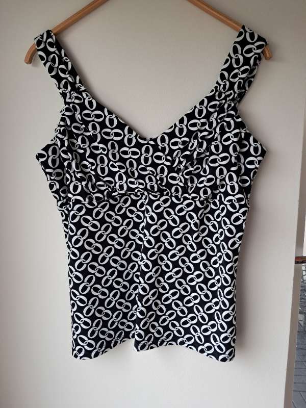 S White/Black toppur