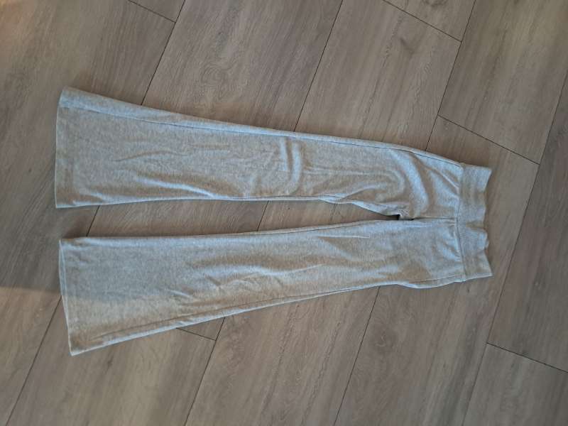 N BERSHKA joggingbuxur