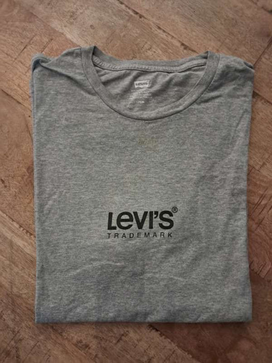 S Levi's grár bolur