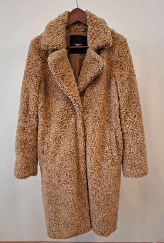 Teddy kápa camel lituð H&M