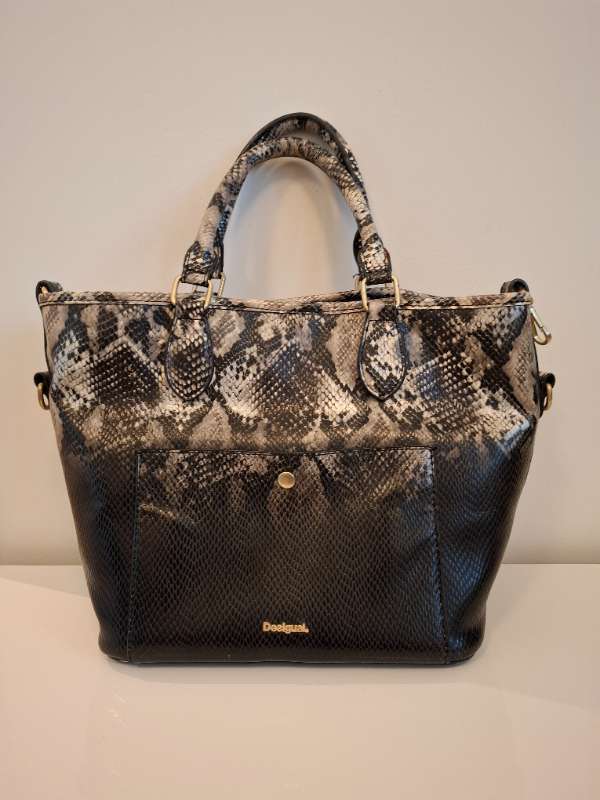 Desigual taska