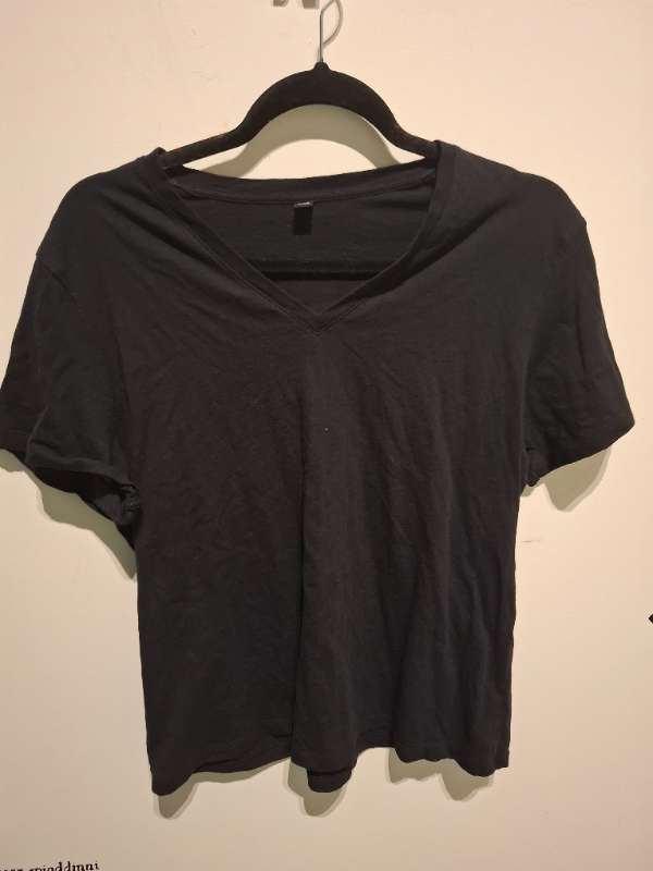 Uniqlo bolur. Svartur