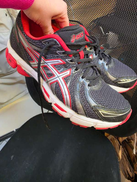 Asics skór