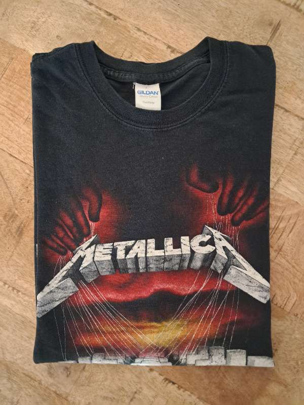 E Metallica bolur