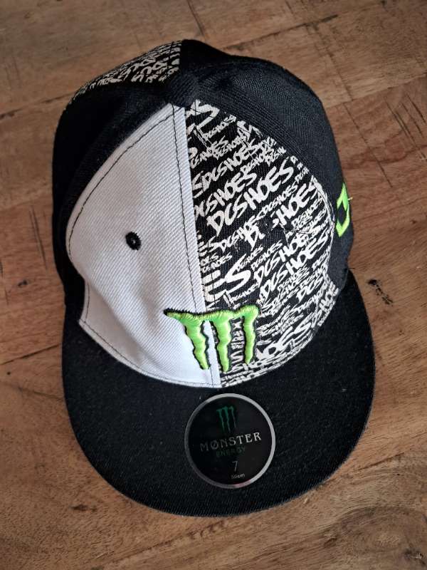 E Monster derhúfa