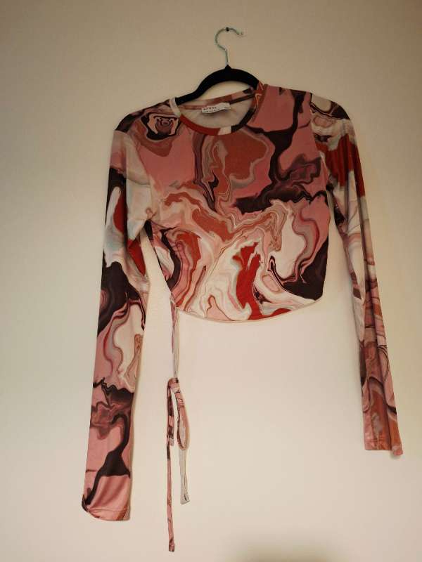 Bershka magabolur