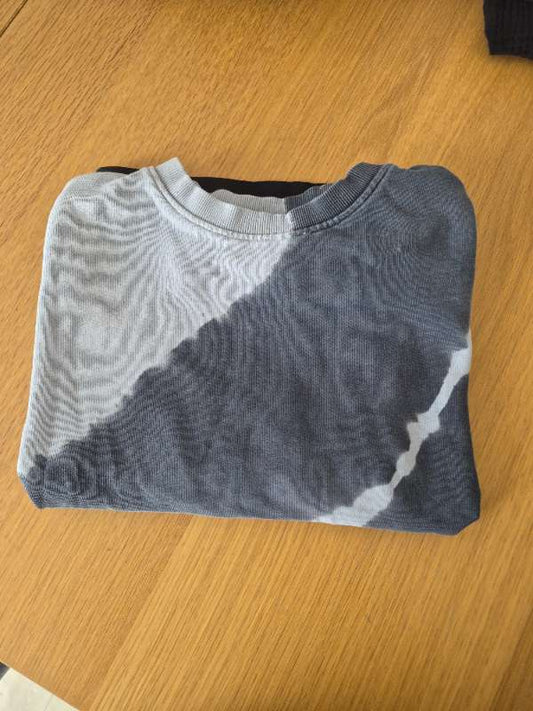 Tie dye peysa