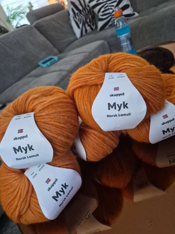 Myk norks ull appelsínugulur