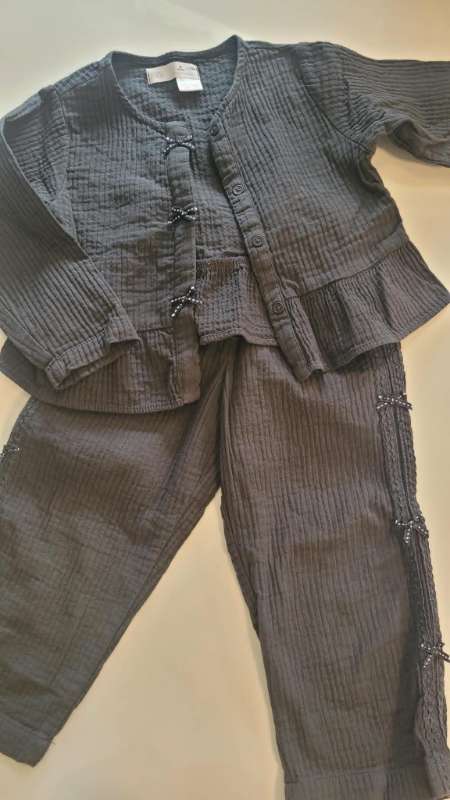 Zara sett (buxur og blússa)