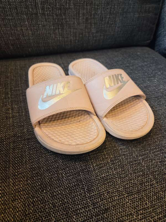 Nike inniskór