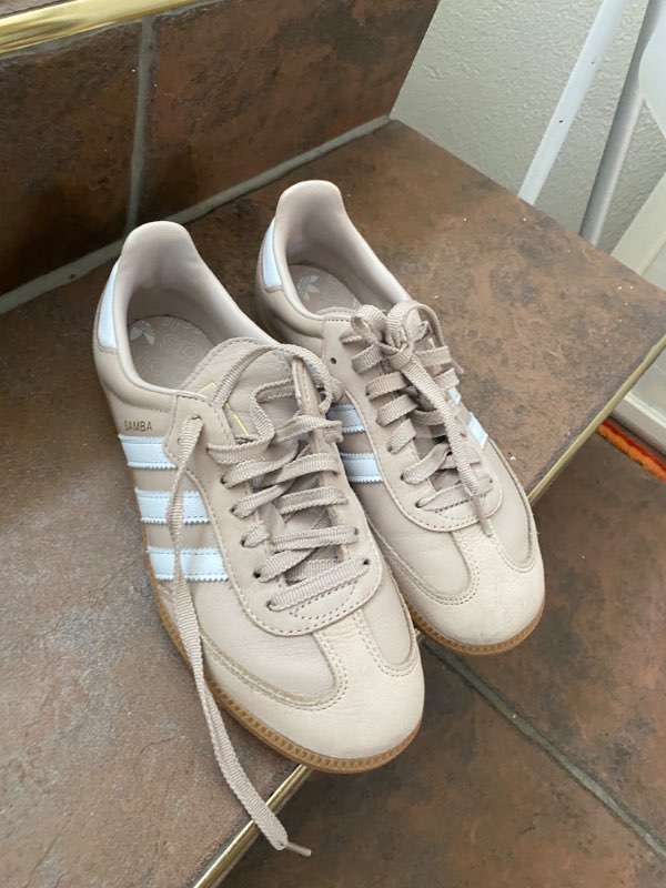 Adidas skór