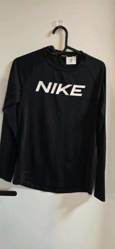 Nike innanundir bolur