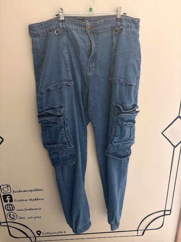Galla buxur ljósar Fasion Nova