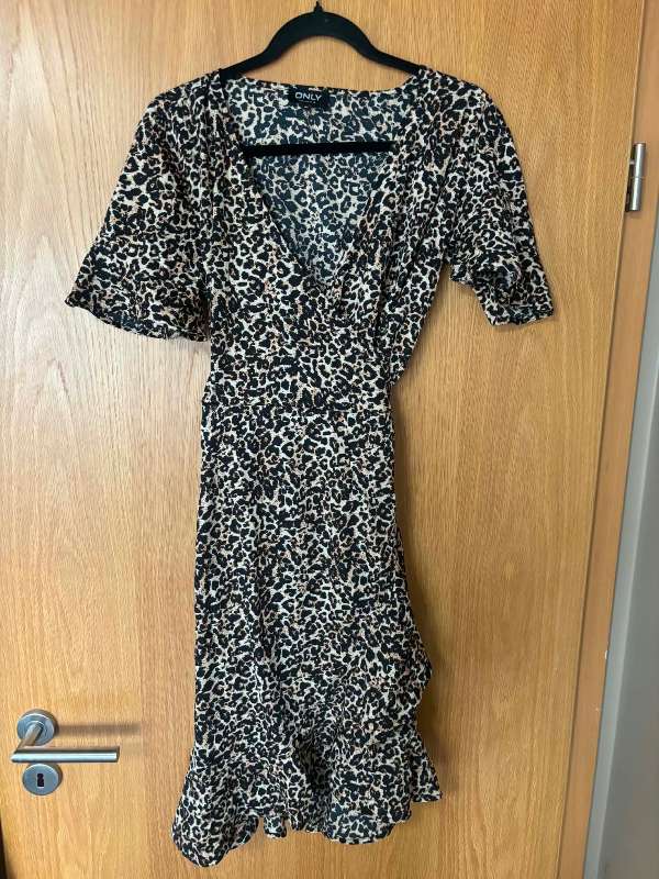 Leopard wrap kjóll ÓNOTAÐUR