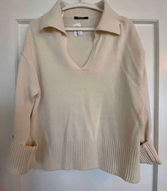 Gina Tricot peysa, ljós