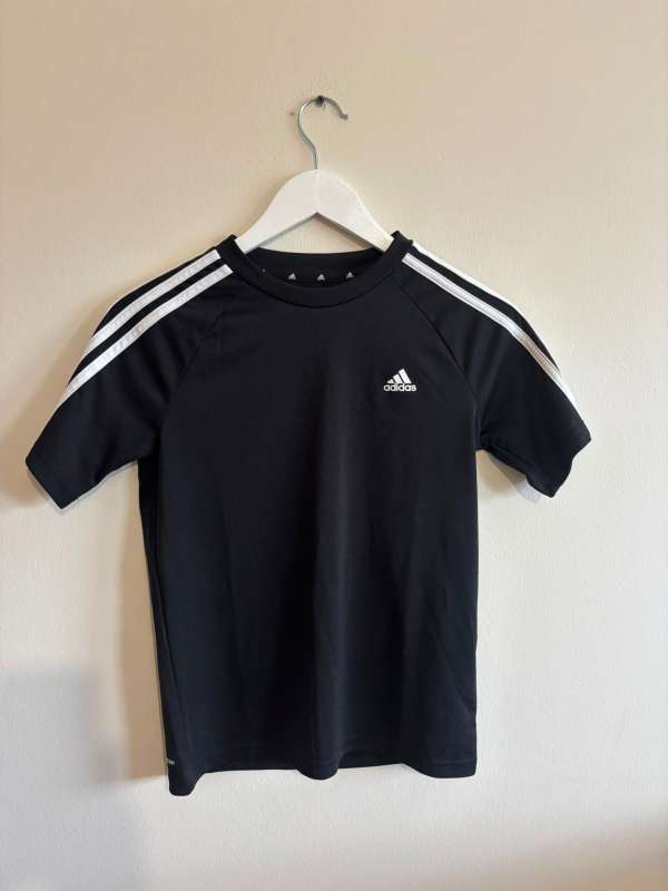 Adidas bolur