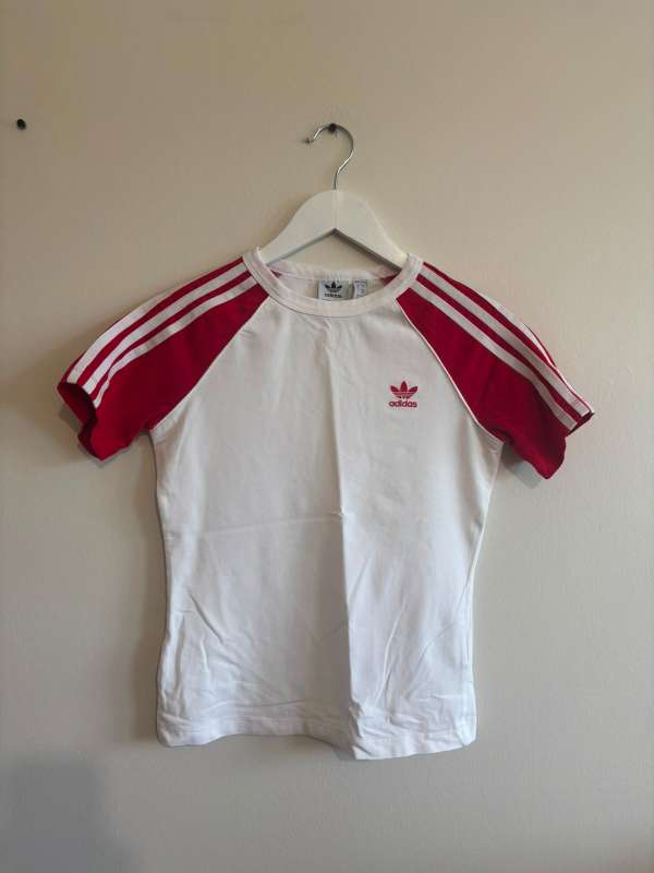 Adidas bolur