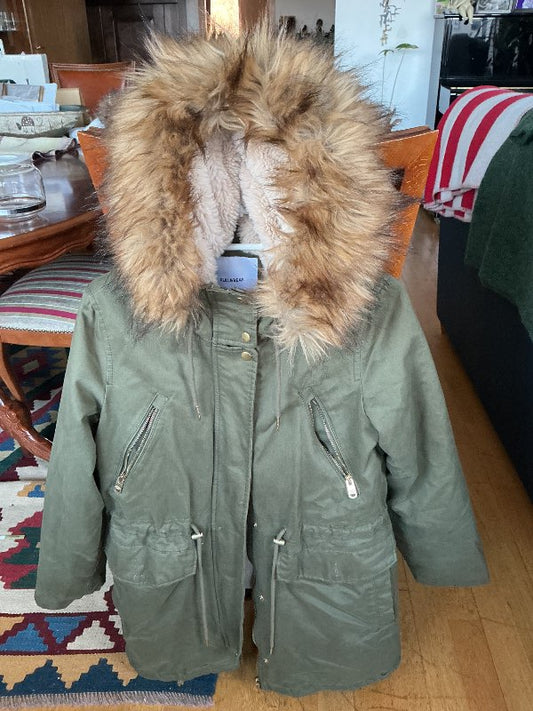 Pull and bear jakki grant.