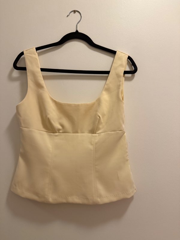 Divided yellow top