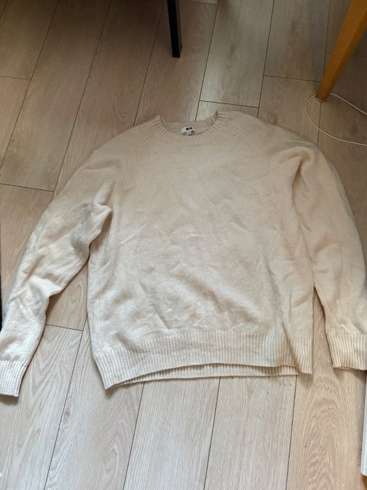 Uniqlo wool sweater