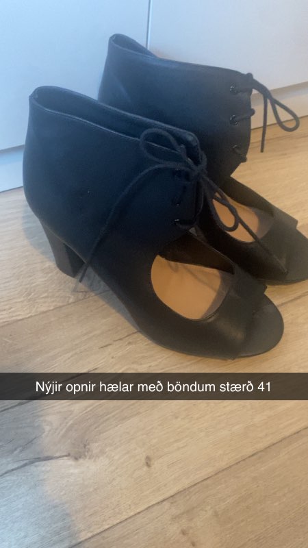 Svartir opnir hælar nýjir