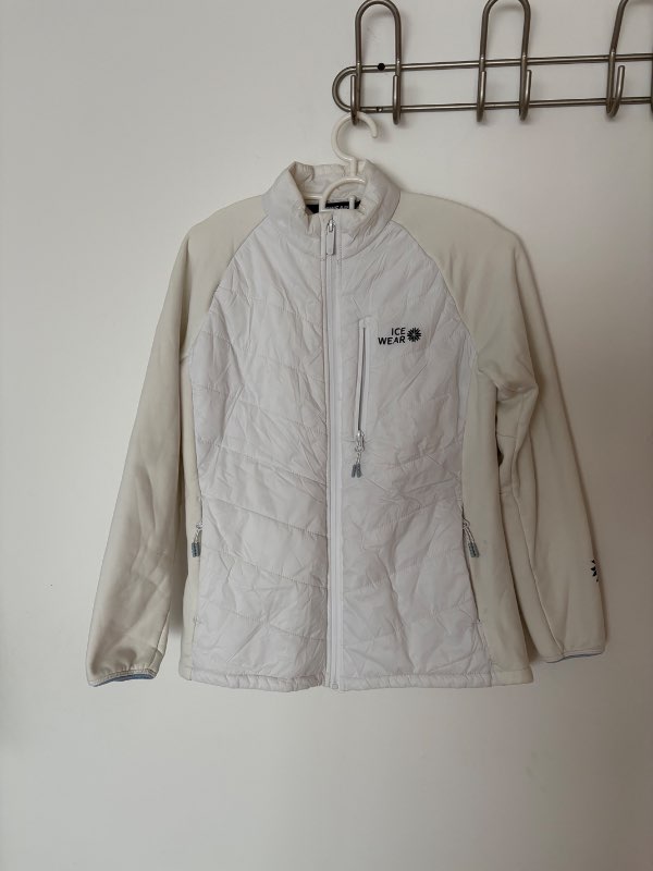 Icewear hvítur jakki
