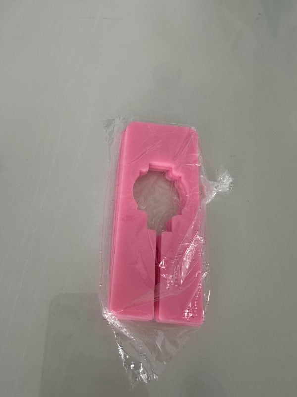 5 bleik skilrúm á fataslá nýtt