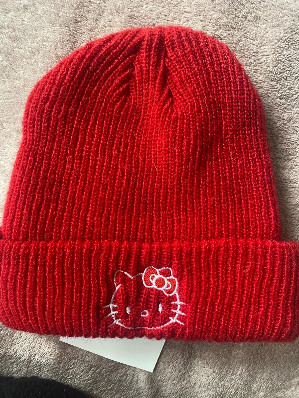 Ný rauð Hello Kitty húfa