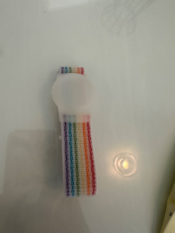 Röndótt airtag armband