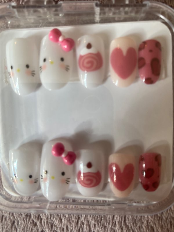 Hello Kitty mynstur press on nails