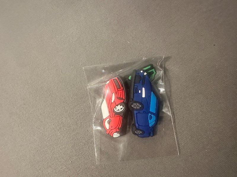 2 bíla crocs skraut