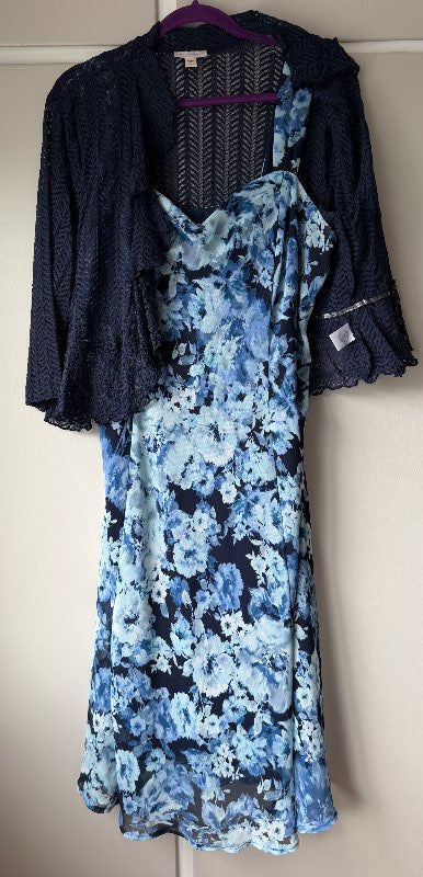Dress Barn kjóll með þunnri utanyfir peysu