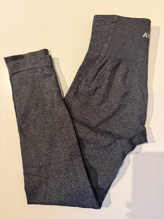 Dökkgráar Abyl íþróttabuxur