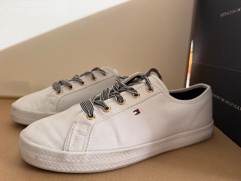Tommy Hilfiger dömuskór lítið notaðir