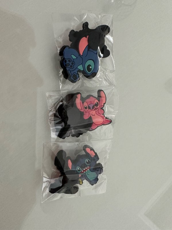 2 Stitch crocs skraut