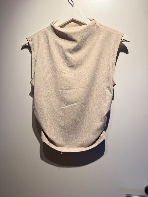 Beige bolur