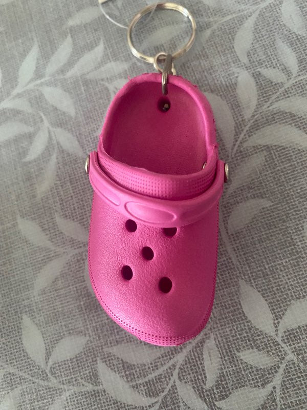 Bleik Crocs lyklakippa