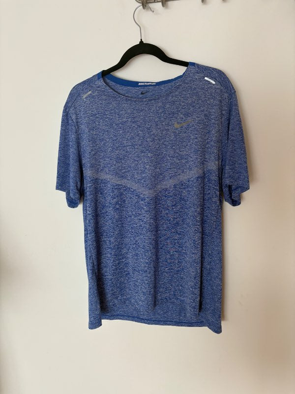 Nike blár íþrottabolur