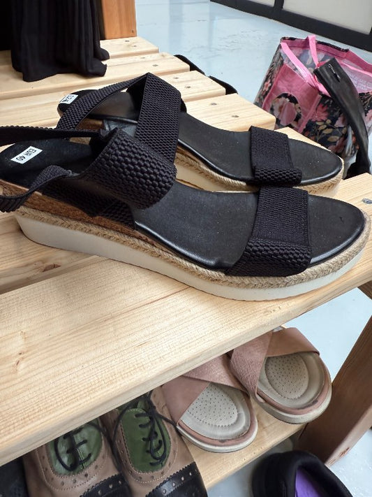 Sandalar